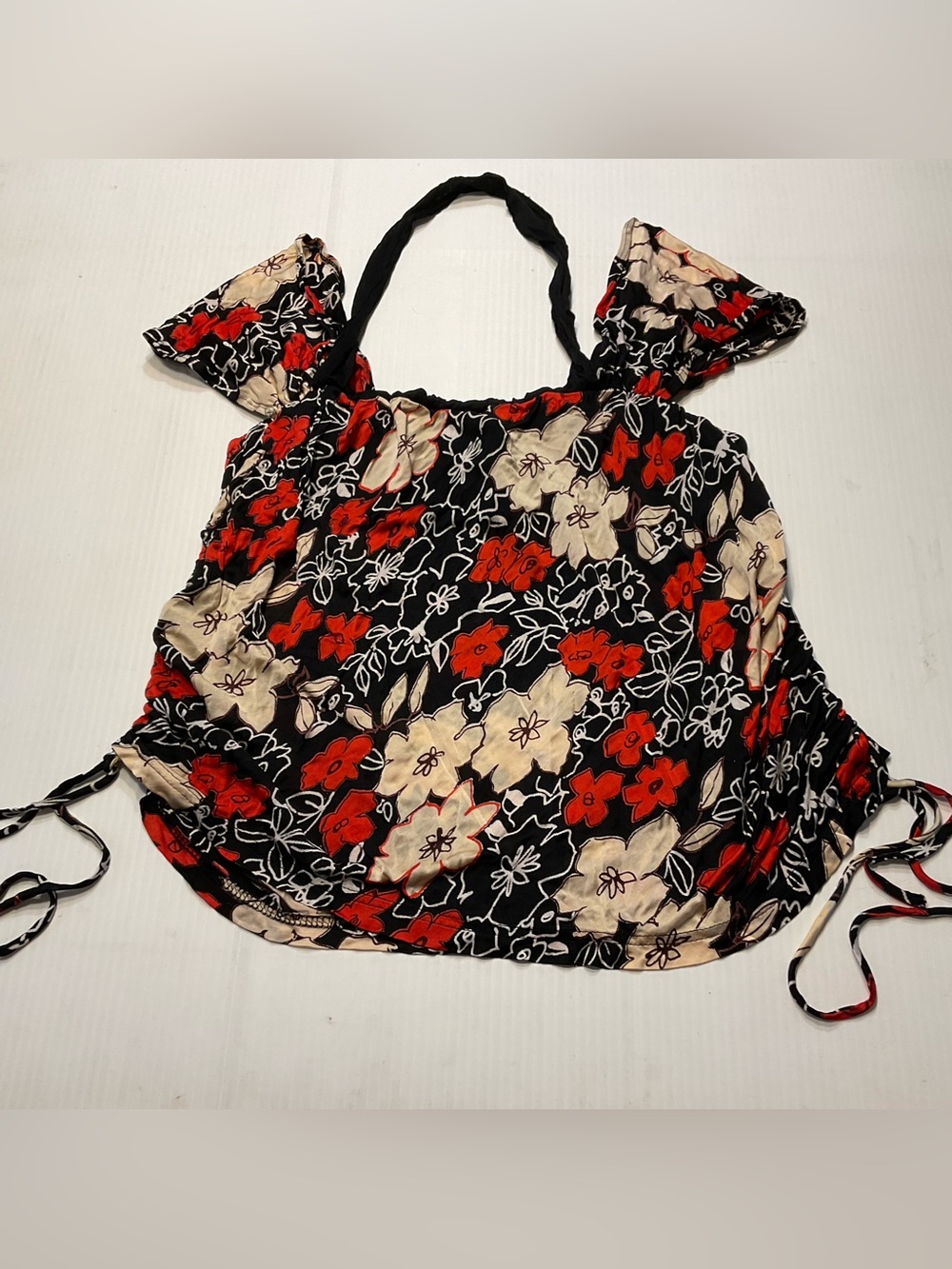 Angie Y2K Boho Top Women Sz L Black Red Floral Ruching ‘Flutter’ Sleeve Rayon